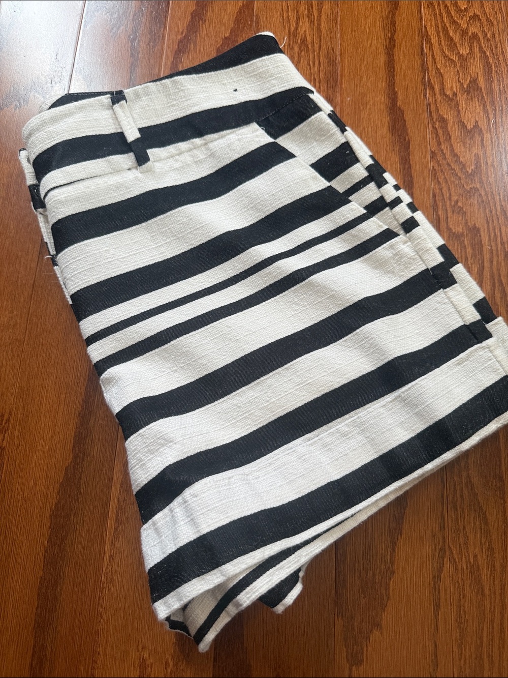 New York & Co Striped Tailored Shorts Cotton Blend Flat Front - Picture 6 of 12